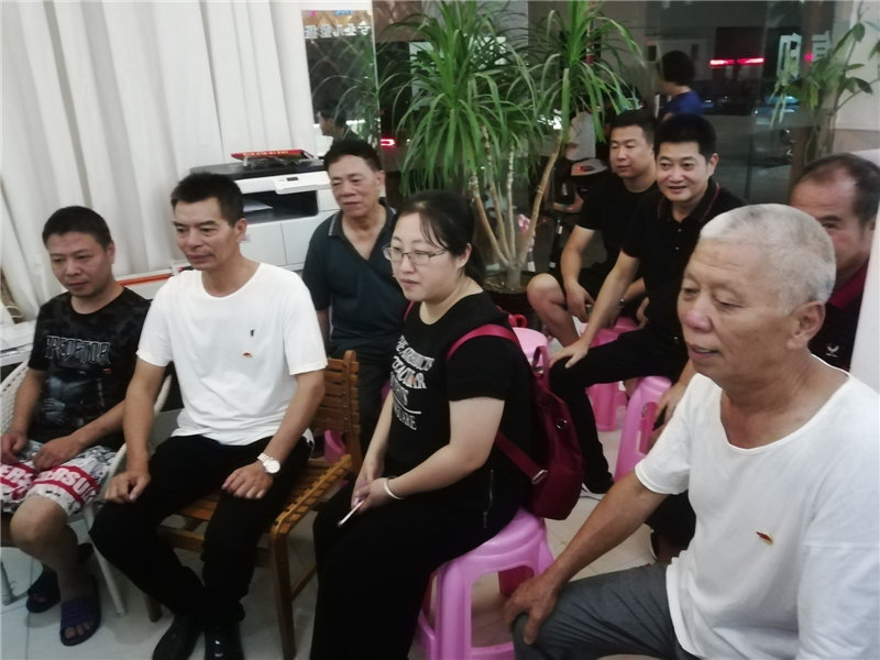 全體黨員觀看【我們的初心--“不忘初心，牢記使命”】主題節(jié)目