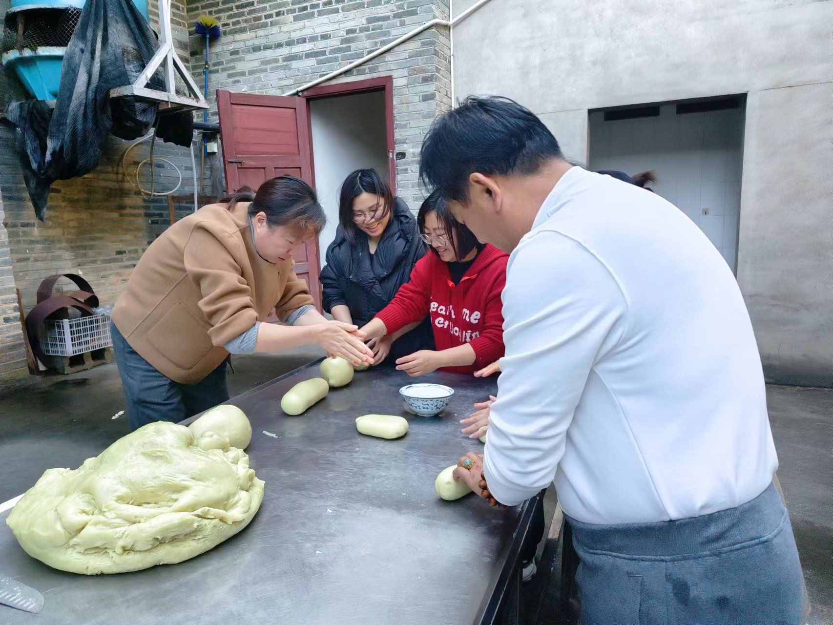 易順建工集團：體驗黃粿制作，傳承傳統(tǒng)文化